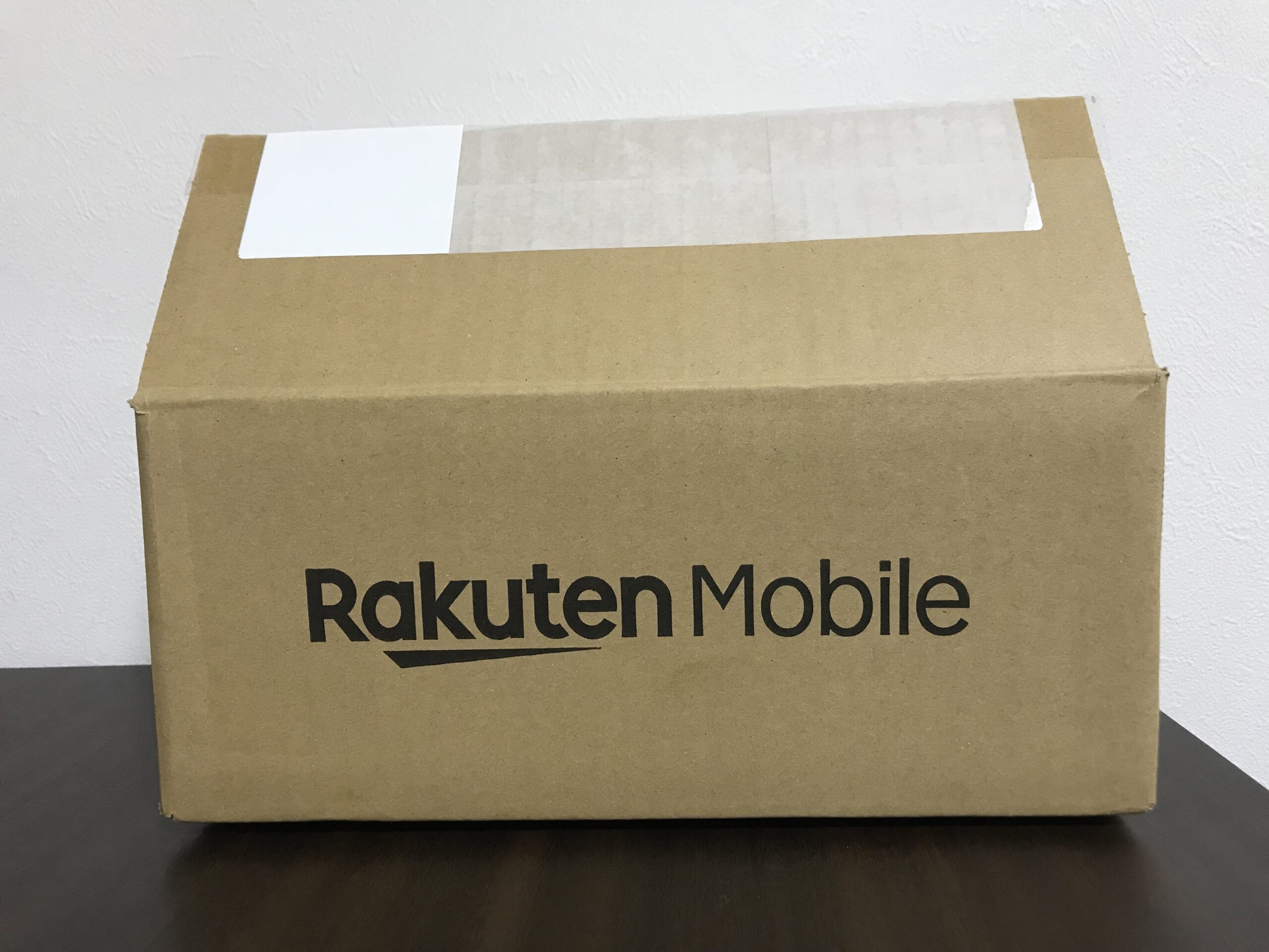 楽天モバイルの箱