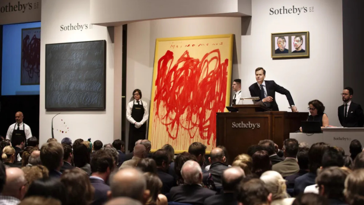 海外のオークションで高額取引される物品の裏事情